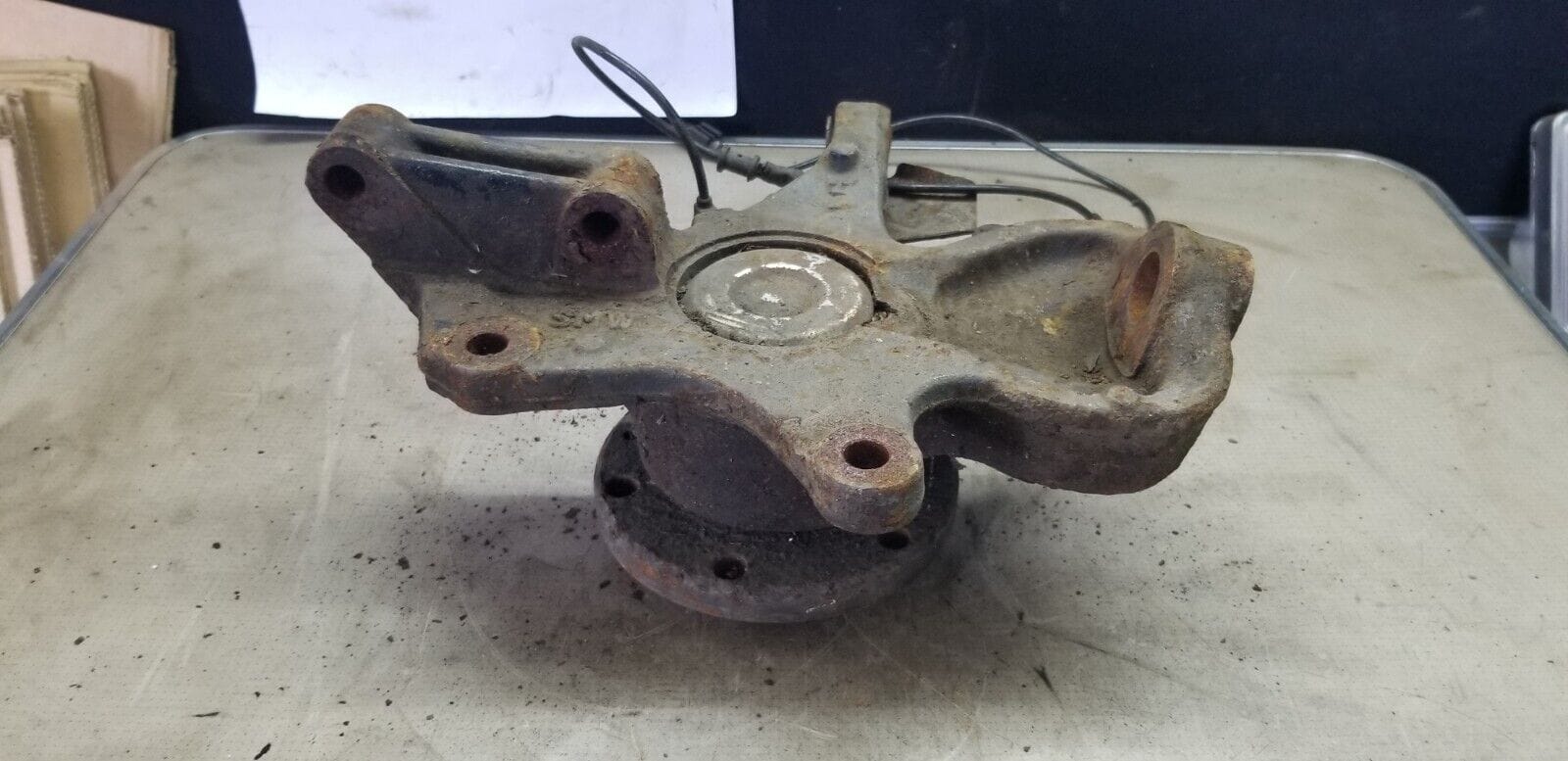 Mercedes Benz Sprinter Wheel Hub Passenger Front Left 2.1L Diesel W906 2014 - Image 3