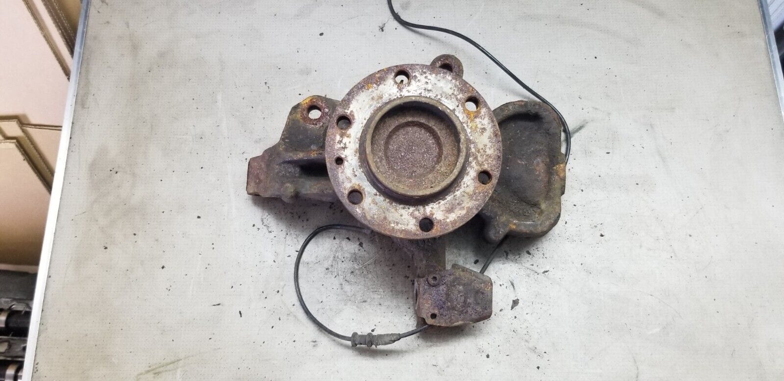 Mercedes Benz Sprinter Wheel Hub Passenger Front Left 2.1L Diesel W906 2014 - Image 4