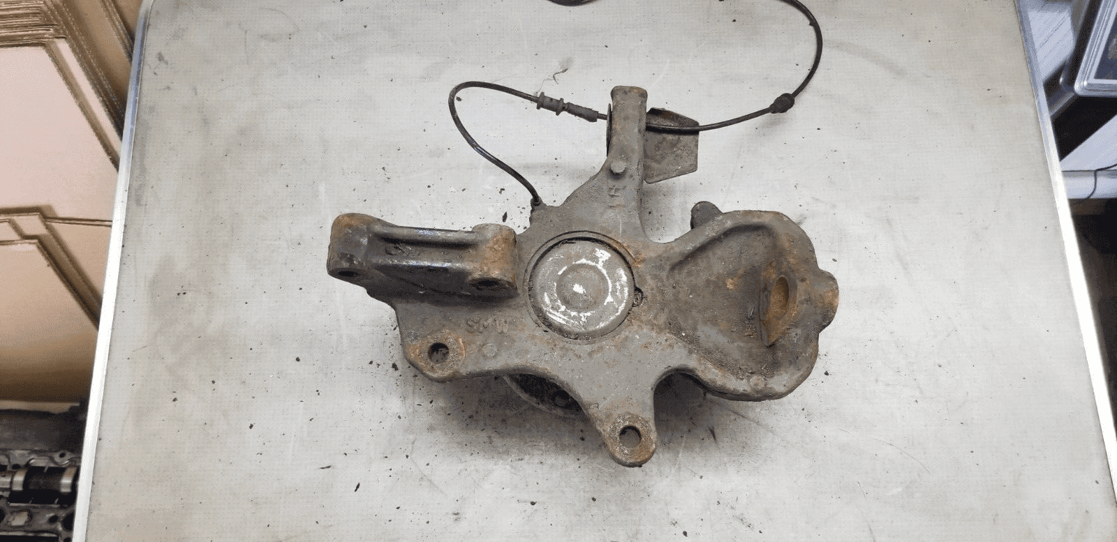 Mercedes Benz Sprinter Wheel Hub Passenger Front Left 2.1L Diesel W906 2014