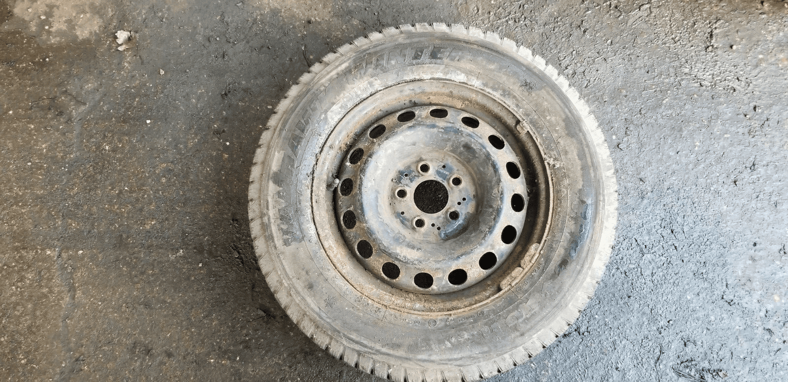 Mercedes Benz VITO A6394012902 6.5 Jx 16H2 STEEL WHEEL&TYRE