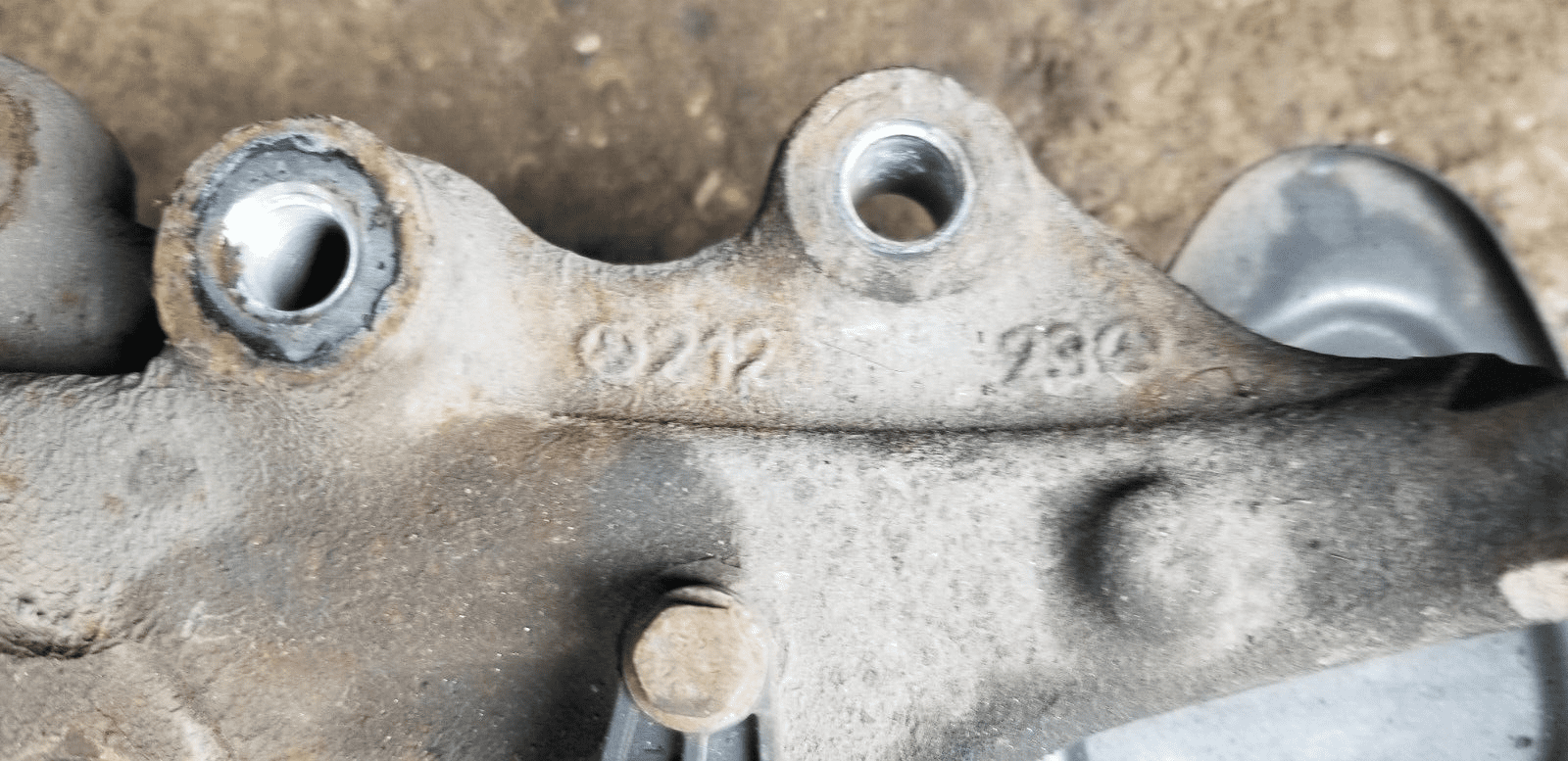 Mercedes E220 W212 Wheel Hub Carrier Front NS Left 2.1 Diesel 2015 |O - Image 3