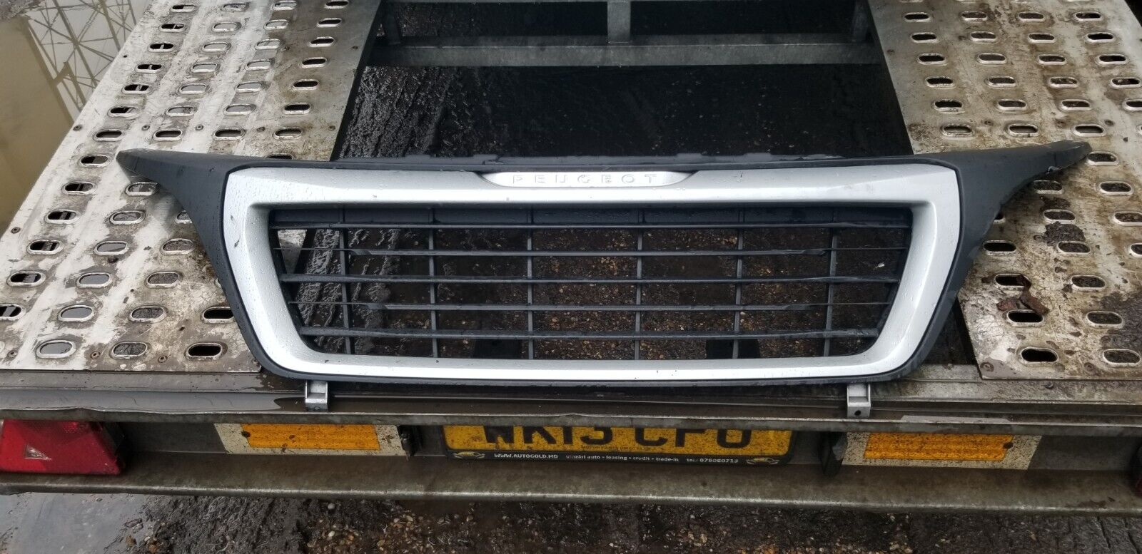 Peugeot Boxer 2018 Front Bumper Upper Radiator Grill 1314847070 - Image 3