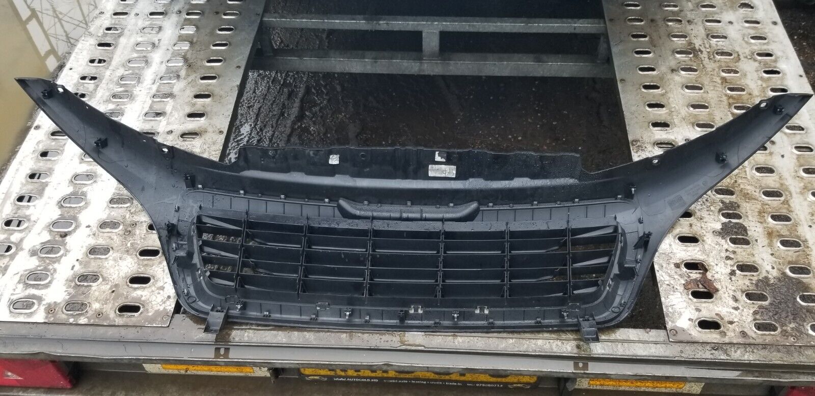 Peugeot Boxer 2018 Front Bumper Upper Radiator Grill 1314847070 - Image 4