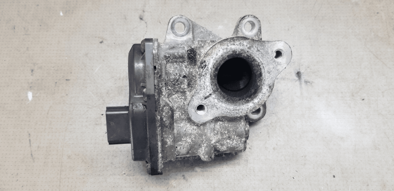 OEM Renault Master 2.3 diesel EGR valve 8201353607