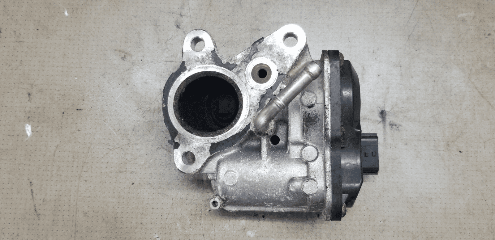 Renault Master Mk3 2.3D EGR valve 147103921R 2015