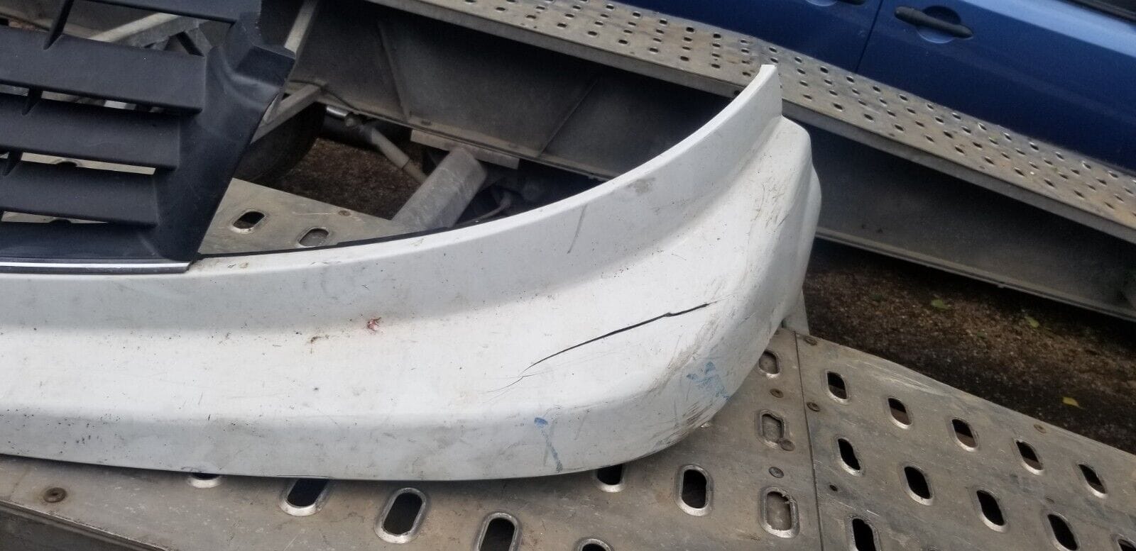 Renault Trafic 07-14 Front Bumper Upper Radiator Grill Panel White - Image 3