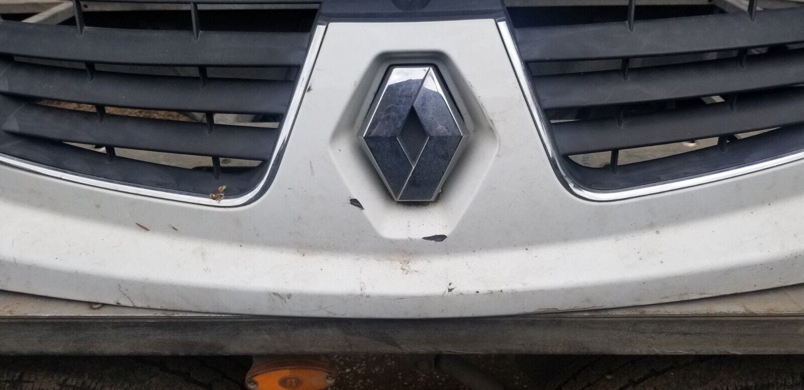 Renault Trafic 07-14 Front Bumper Upper Radiator Grill Panel White - Image 4