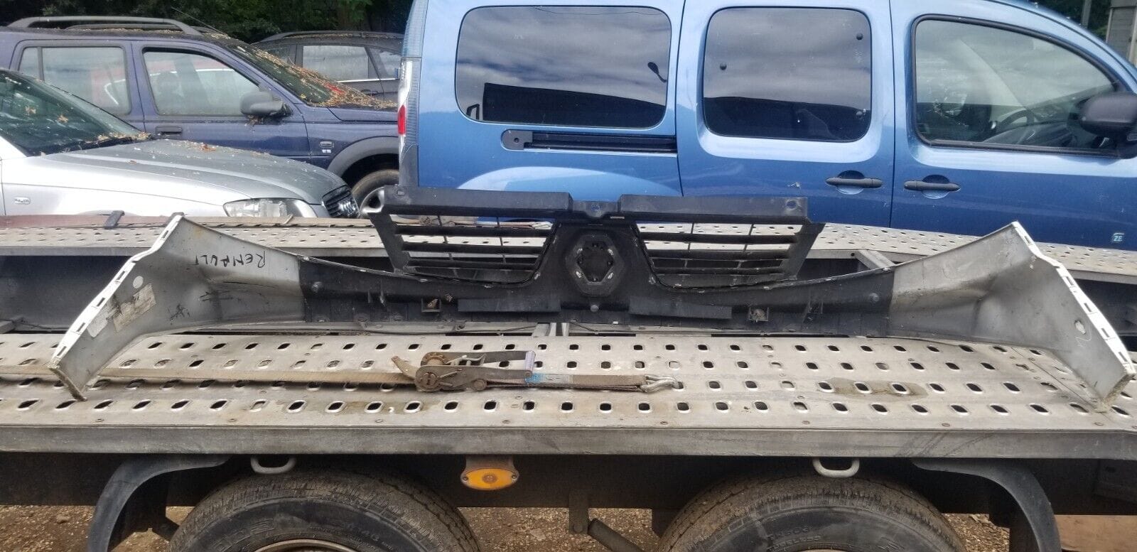 Renault Trafic 07-14 Front Bumper Upper Radiator Grill Panel White - Image 6