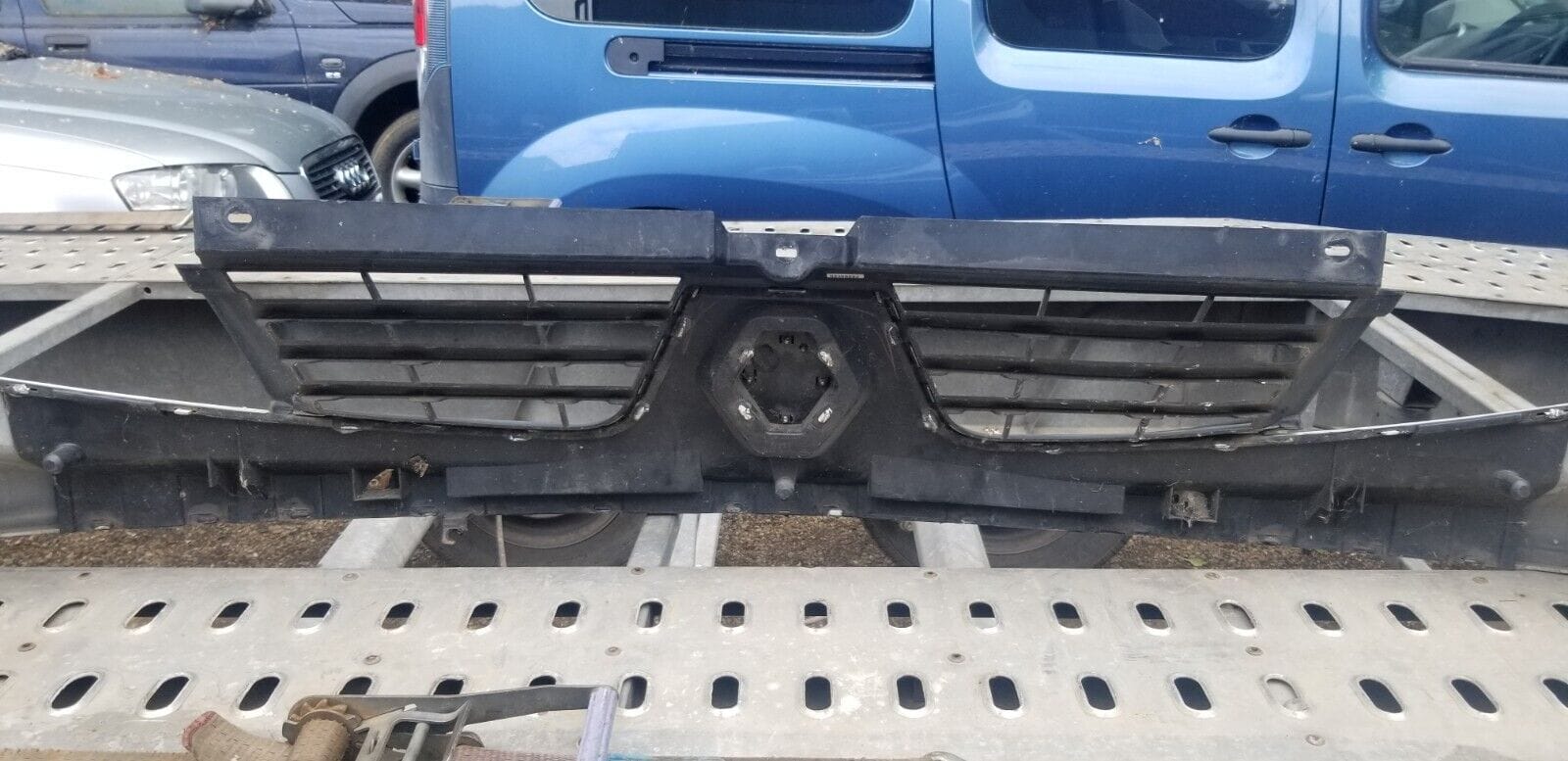 Renault Trafic 07-14 Front Bumper Upper Radiator Grill Panel White - Image 7