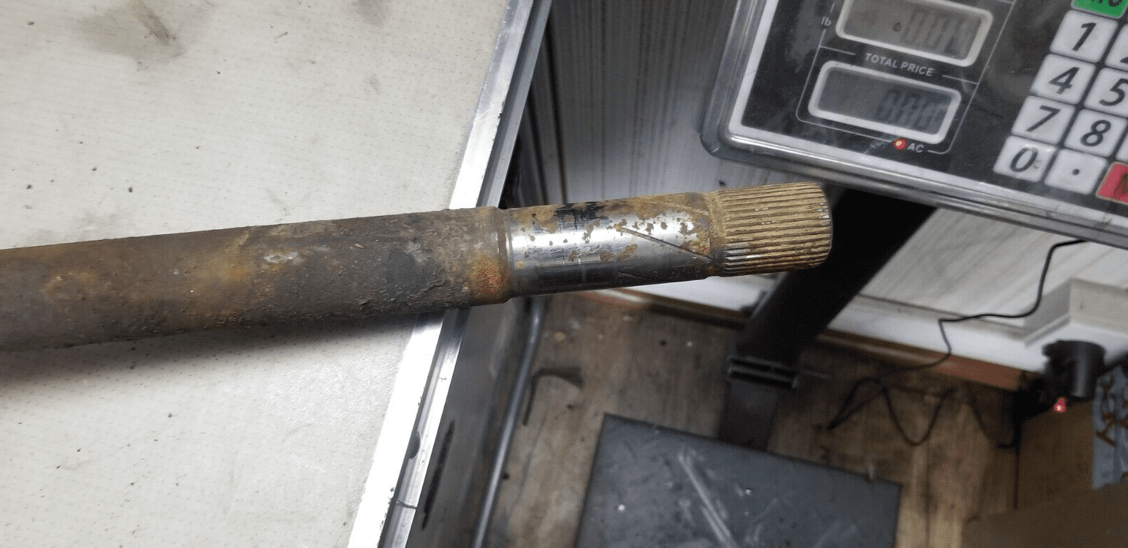 Driver side driveshaft for Renault Trafic 2.0 Diesel 2012 – OEM replacement