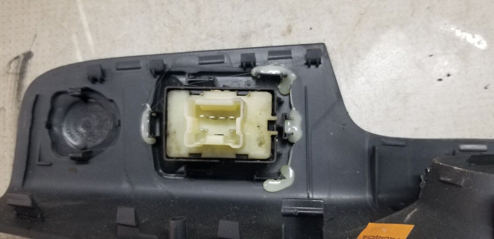 Renault Trafic Vivaro Front Left Window Switch Button Control Genuine 2014 -2020 |O - Image 4