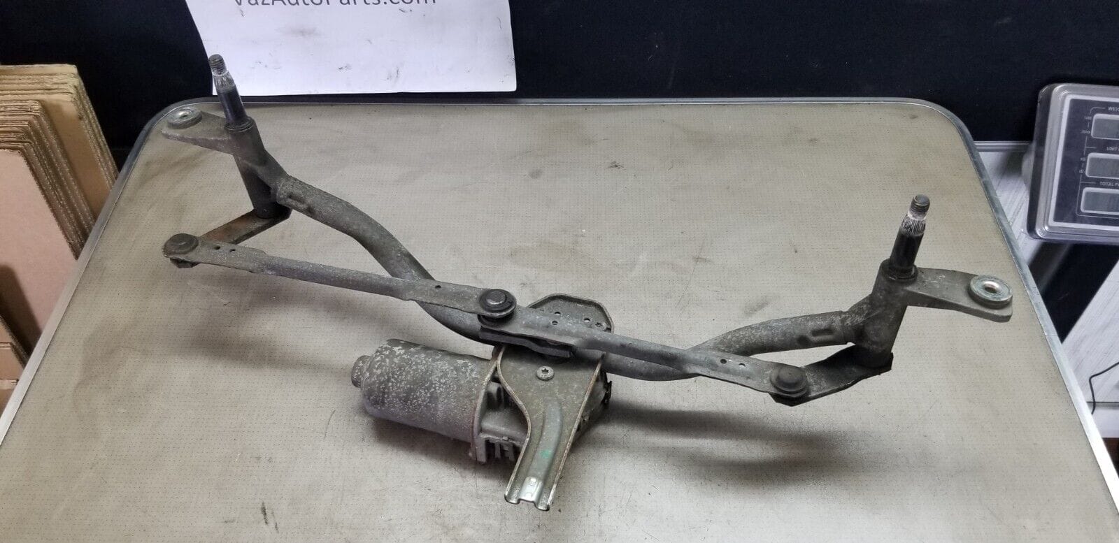 Genuine OEM Renault Trafic front wiper motor 2019