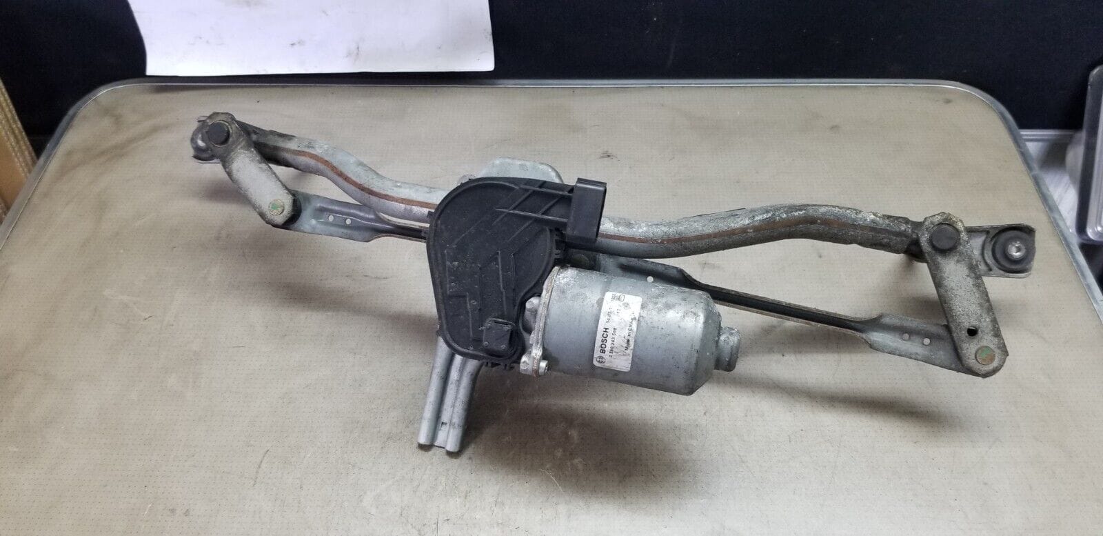 Renault Trafic diesel windscreen wiper motor front 2019