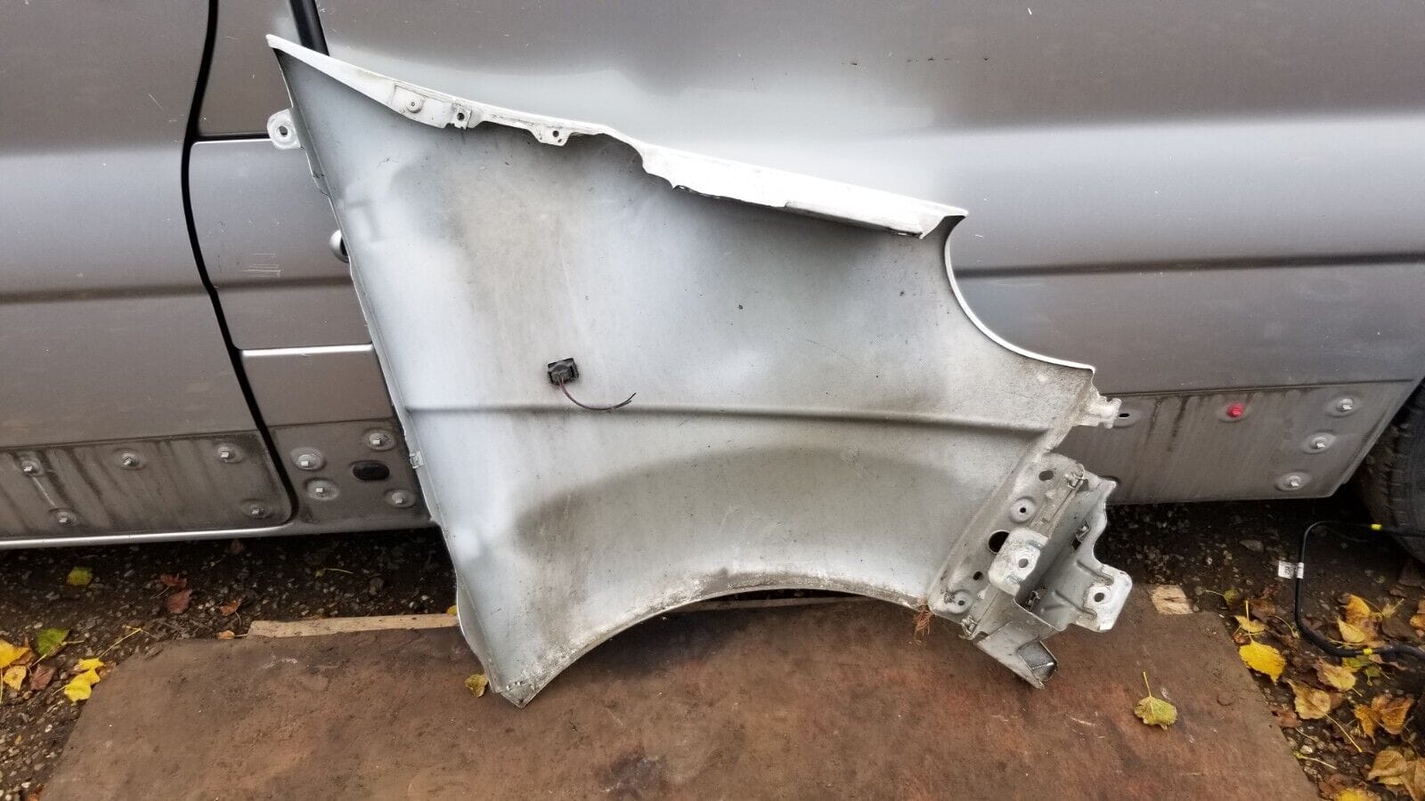 RENAULT TRAFIC/VAUXHALL VIVARO FRONT N/S DPASSENGER SIDE WING 2010 - Image 4