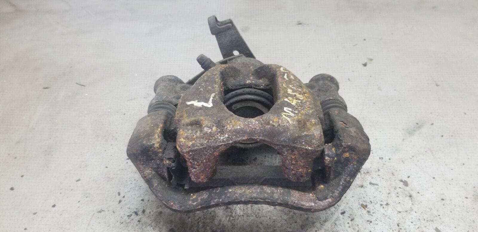 Renault Master Movano Rear Left Brake Caliper 2014 - Image 3