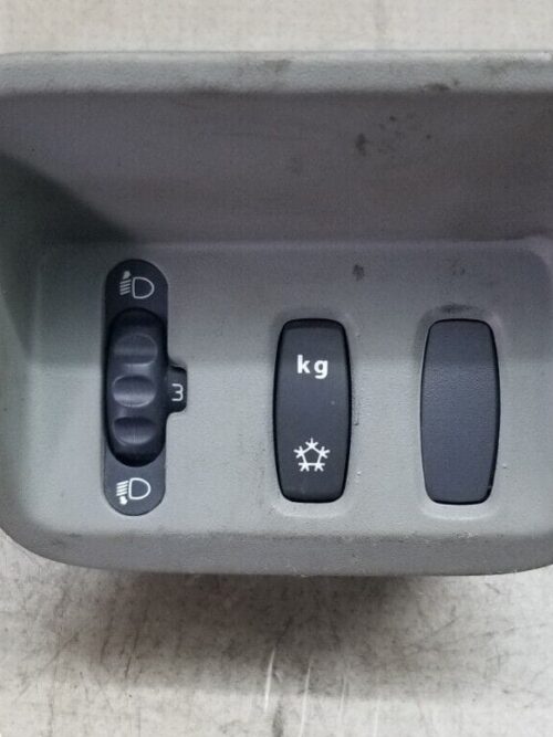 Renault Trafic Headlight Level Adjuster Switch Light Control Unit 8200020063