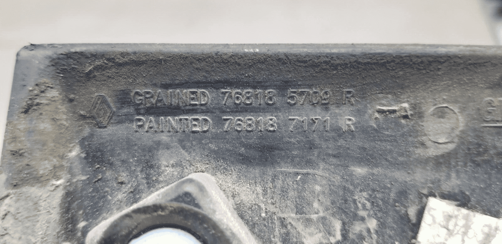 Renault Trafic MK3 2015-22 Vivaro B Trim Moulding Right B Pillar 768185709R - Image 4