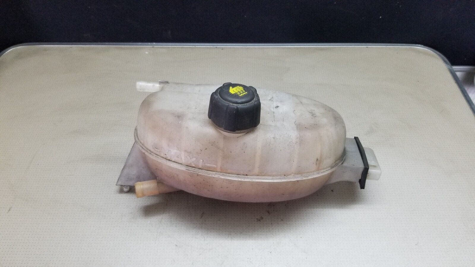 Renault Trafic X82 2.0d 84Kw Expansion Tank 7700312900 91165571