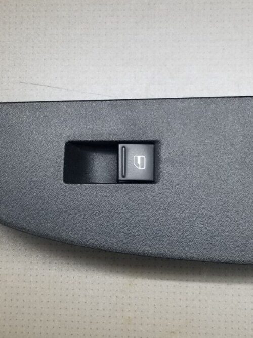 SEAT LEON 1P PASSENGER SIDE LEFT FRONT WINDOW SWITCH CW TRIM 1P2867171