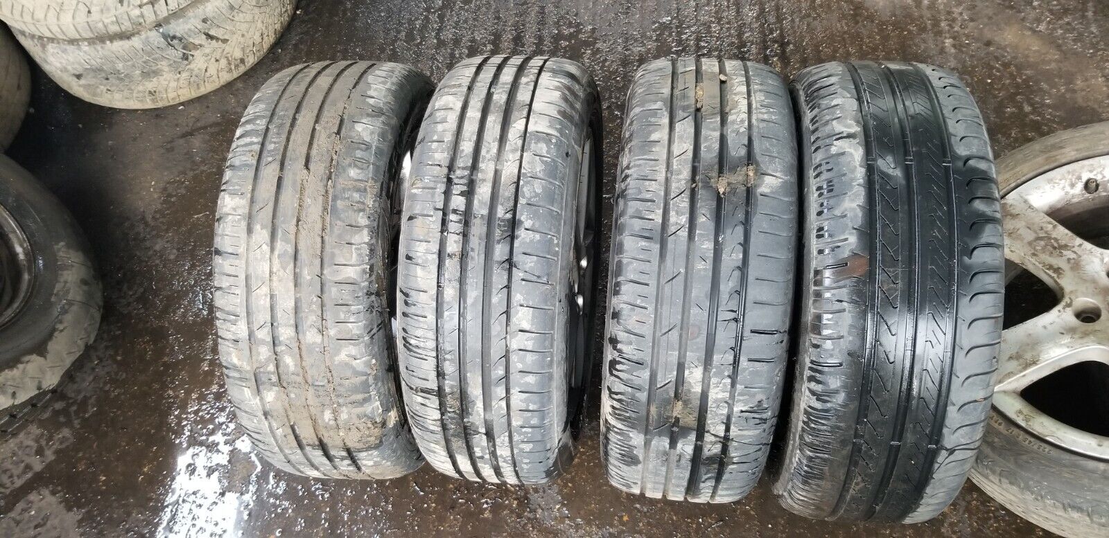 Close-up of 205/55R16 tyre tread on Seat Leon Mk2 wheel set