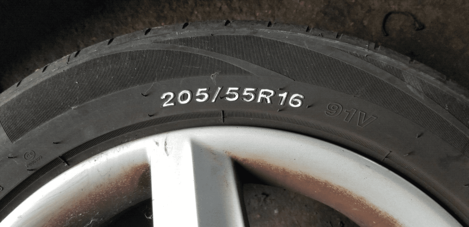 Seat Leon mk2 16inch Alloy Wheels and tyre set ET50 5PO601025K - Image 4