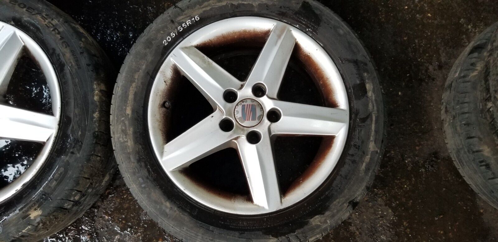 Seat Leon mk2 16inch Alloy Wheels and tyre set ET50 5PO601025K - Image 6