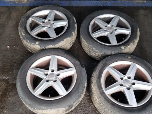 Front view of Seat Leon Mk2 16-inch alloy wheel and tyre set