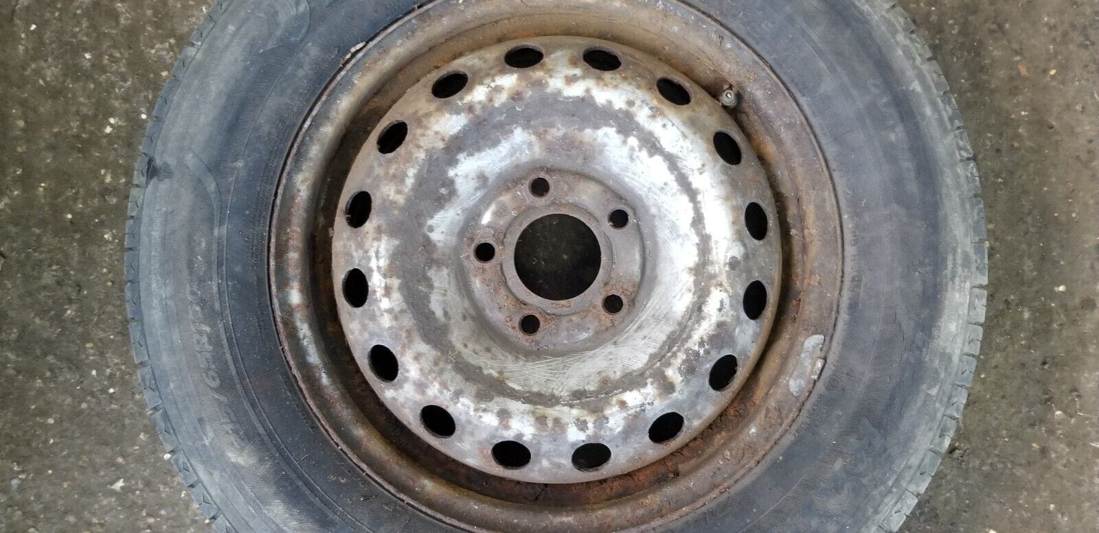 Steel Wheel and Hankook Tyre / 215/65R16C |O - Image 3