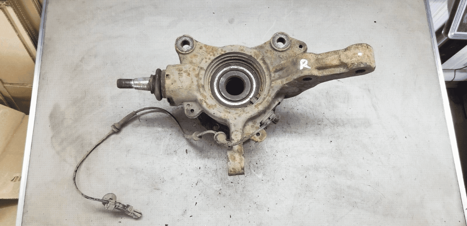 Renault Master Hub Stub Axle Front Right 2.3 Diesel Manual 2015