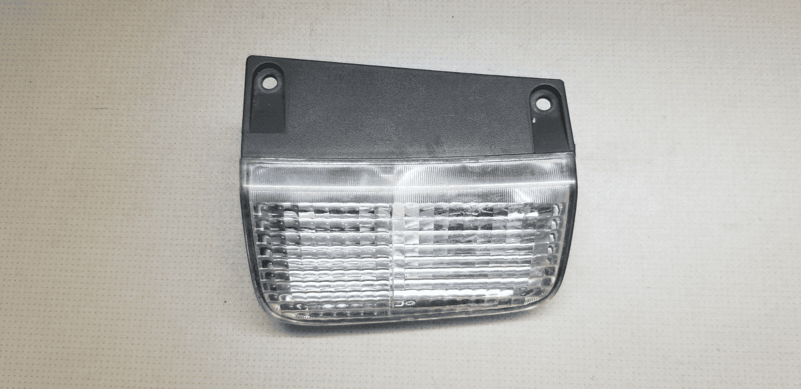VAUXHALL VIVARO / RENAULT TRAFFIC 2001 - 2014 REAR LOWER FOG LIGHT LEFT SIDE - Image 3
