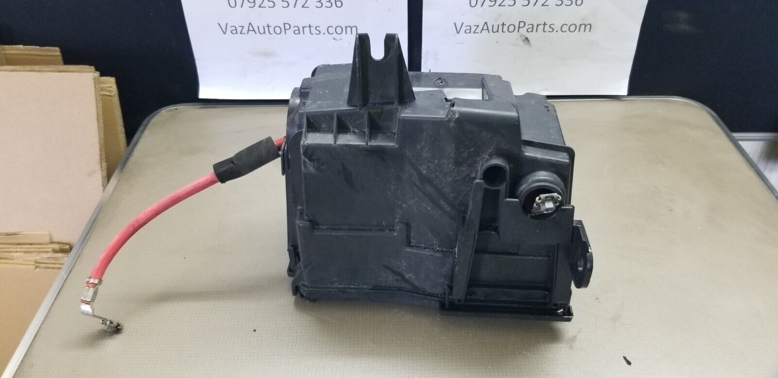 VAUXHALL VIVARO RENAULT TRAFIC 1.6 TD FUSE BOX HOUSING 243503708R 2015 - 2019 - Image 4