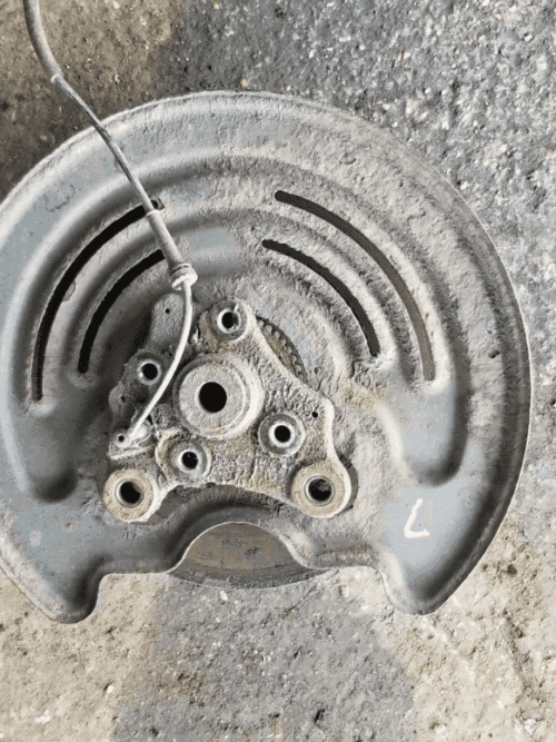 Genuine OEM Vauxhall Vivaro 1.6 diesel rear hub passenger side