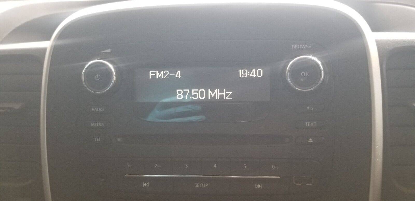 Vauxhall Vivaro X82 Stereo Radio Cd Player 281158156R/No Code - Image 3