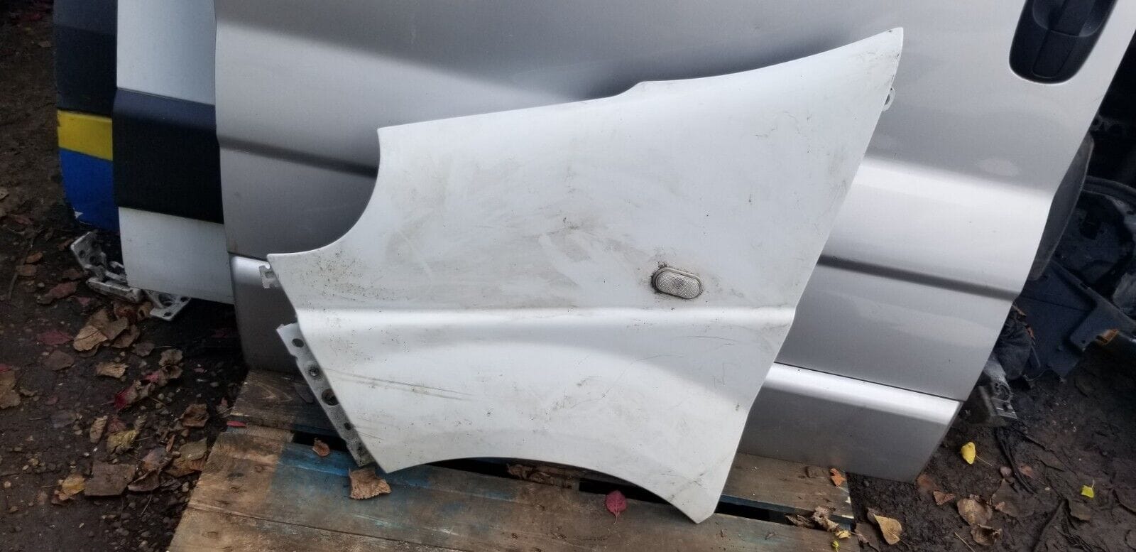 VIVARO TRAFIC PASSENGER SIDE FRONT LEFT WING