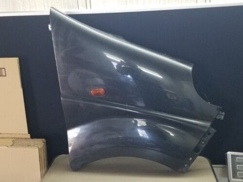 Vivaro Trafic Primastar – Drivers Right Front Wing In Black Genuine