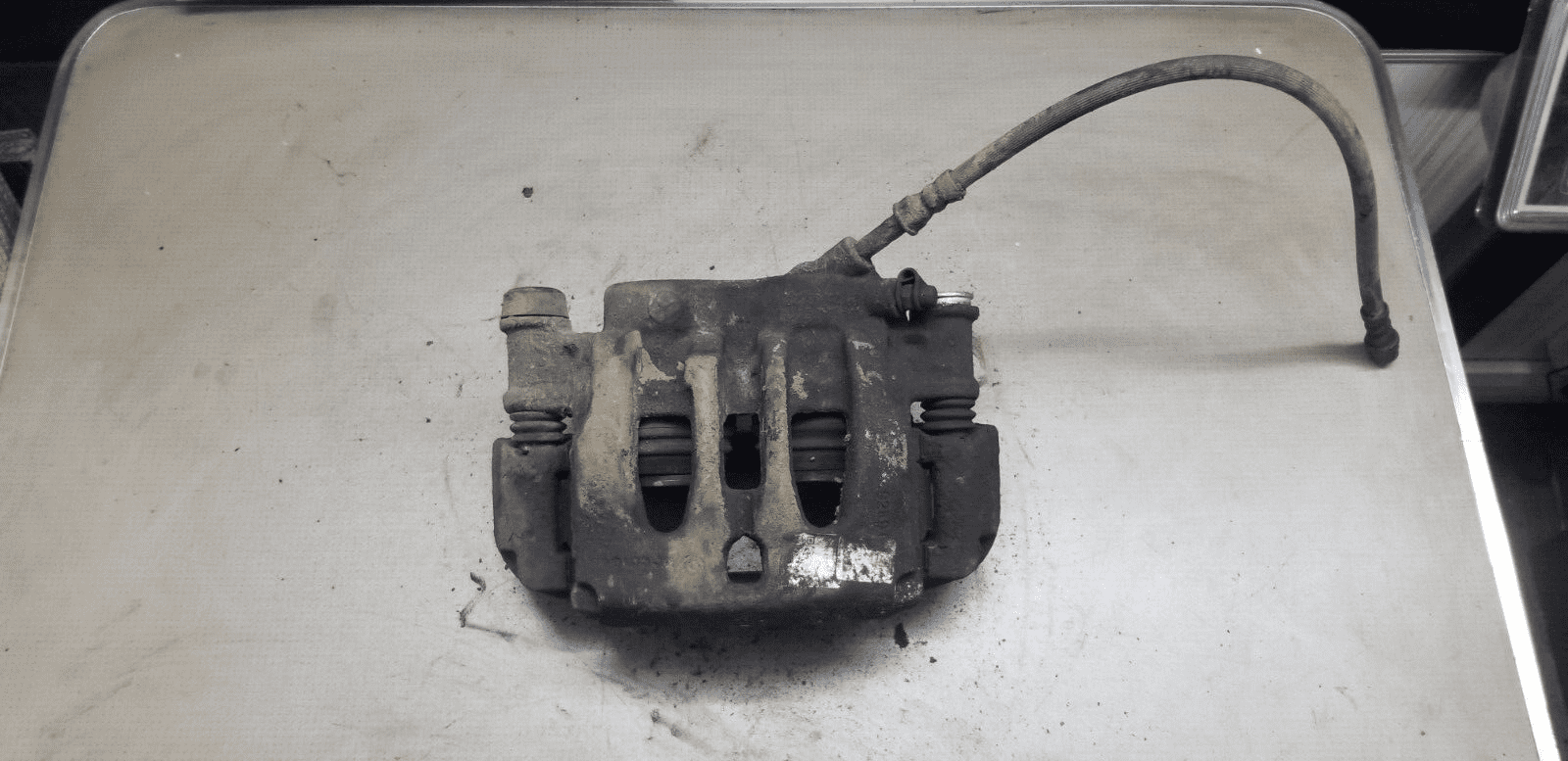 VOLKSWAGEN CRAFTER Brake Caliper Passenger Rear 2013 2.0 Diesel - Image 4