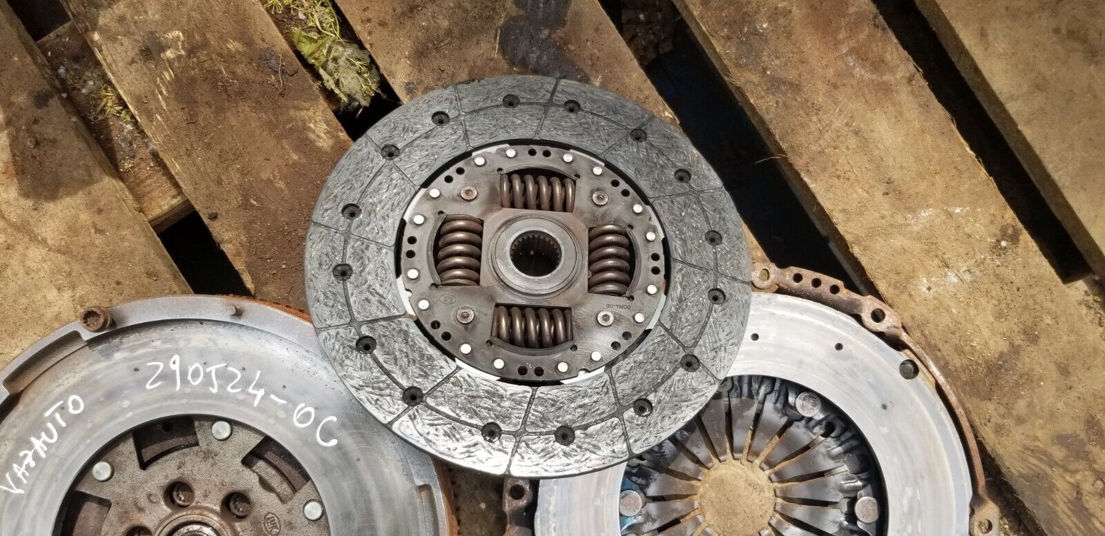 Volkswagen Crafter Flywheel And Clutch Kit 2.0 Tdi 6 Speed Manual |O - Image 3