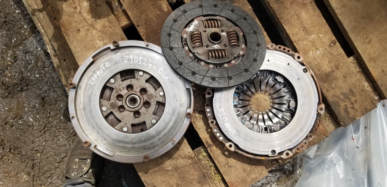 Volkswagen Crafter Flywheel And Clutch Kit 2.0 Tdi 6 Speed Manual |O