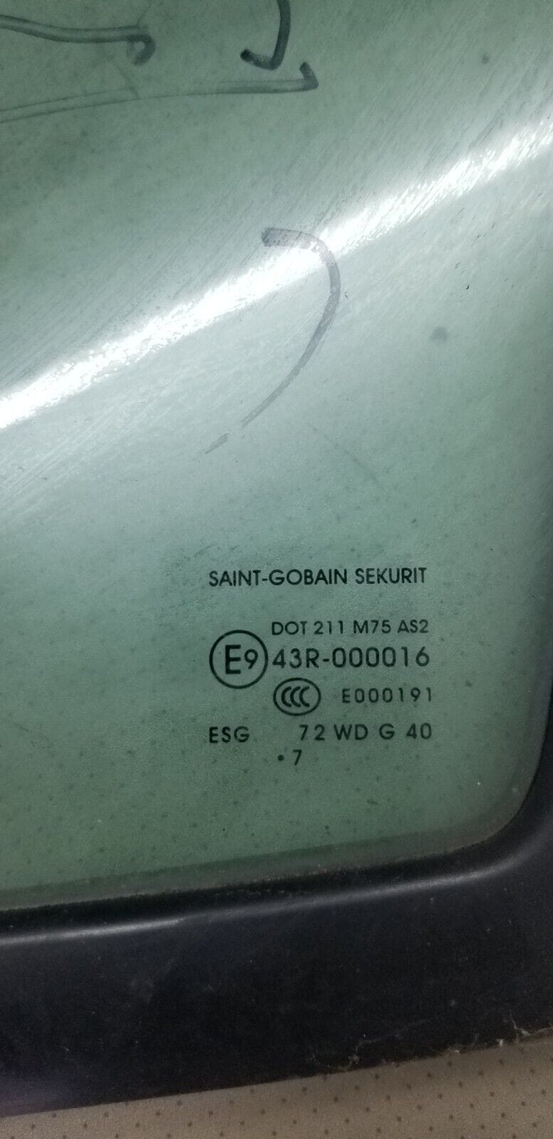 Volkswagen Crafter MK1 Front Left Passenger Door Quarter Glass - Image 3