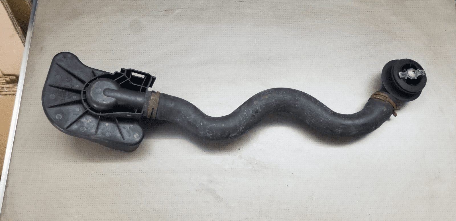 VW Crafter 2.0 tdi 2014 Oil Filler pipe 03L115308 - Image 5