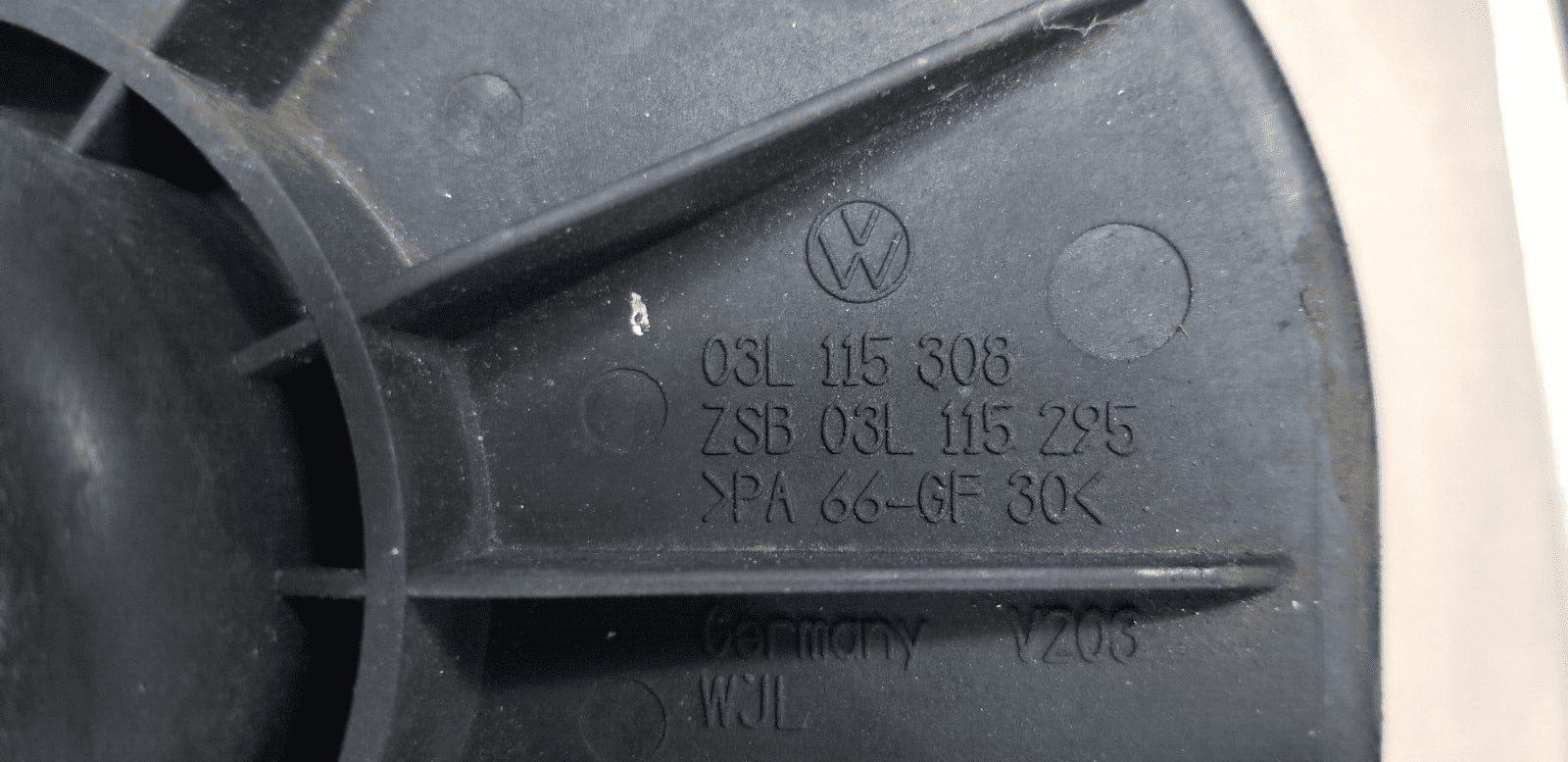 VW Crafter 2.0 tdi 2014 Oil Filler pipe 03L115308 - Image 6