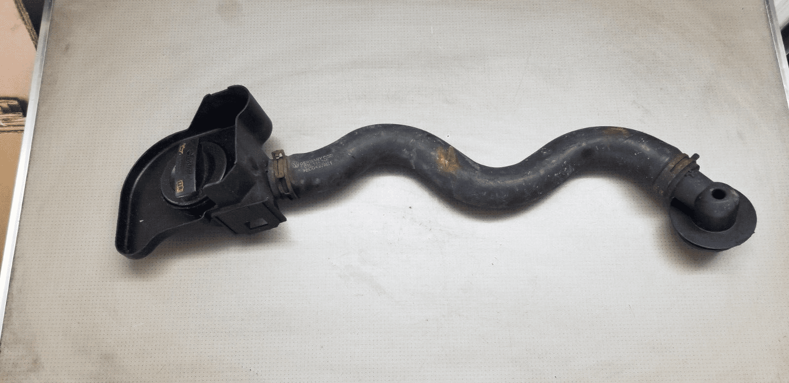 VW Crafter 2.0 tdi 2014 Oil Filler pipe 03L115308