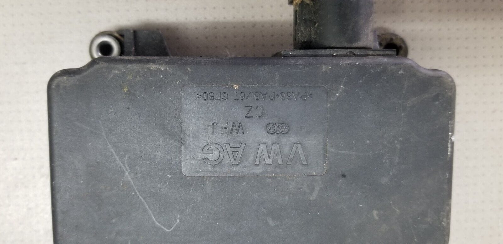 Volkswagen Passat B6 2.0 TDI Vacuum Solenoid Valve Block 3C0906625 - Image 4