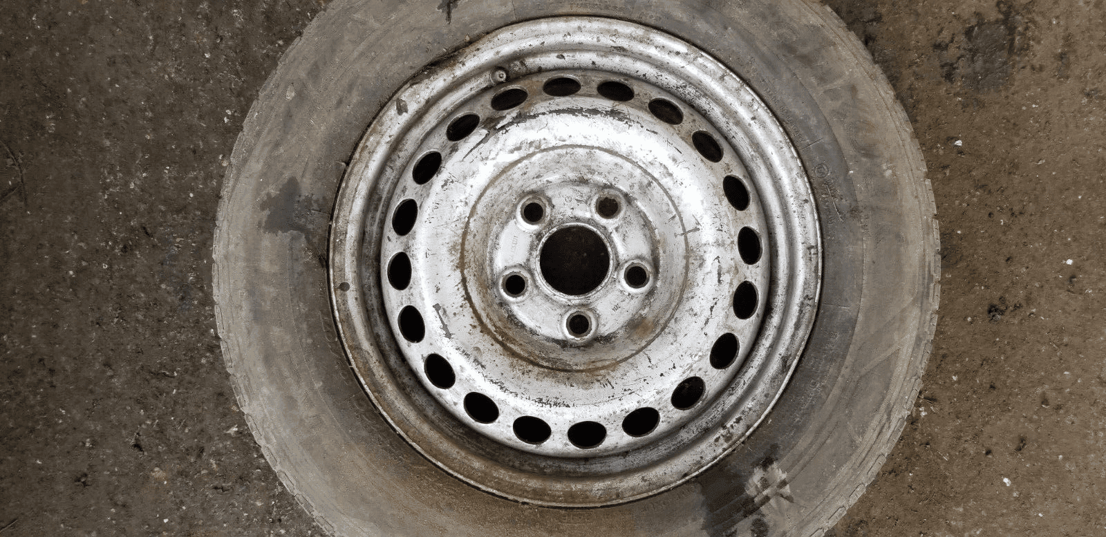 Volkswagen Bus Steel Wheel Rim (7H0601027D) And Tyre 215/65R16C |O - Image 3