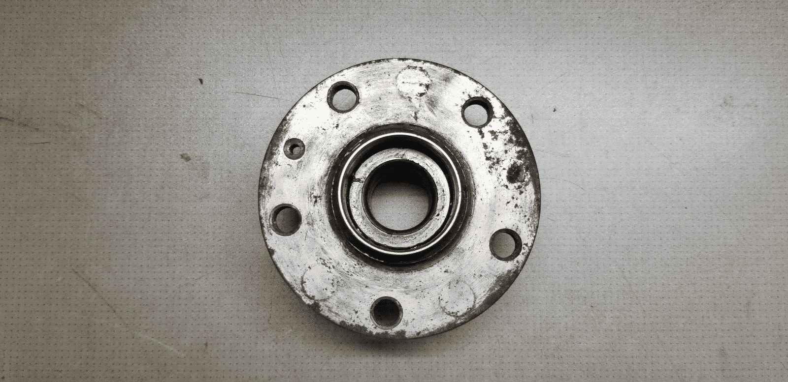 Wheel hub and bearing assembly for Skoda Octavia Combi 2012