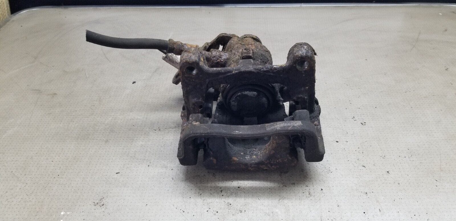 2011 FORD GALAXY 2.0 DIESEL OSR REAR DRIVER SIDE BRAKE CALIPER - Image 5