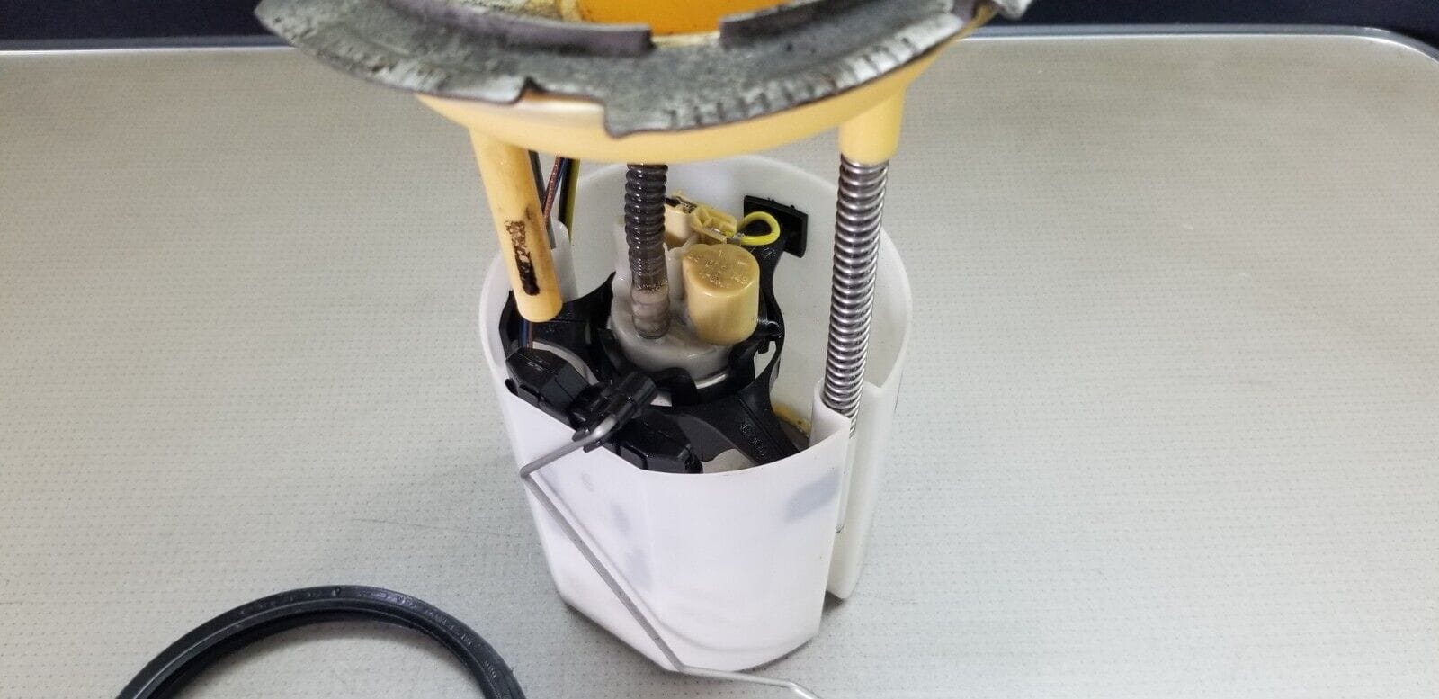 2012 SKODA OCTAVIA 1.6 TDI CAYC IN TANK FUEL SENDER UNIT PUMP 1K0919050AB - Image 4