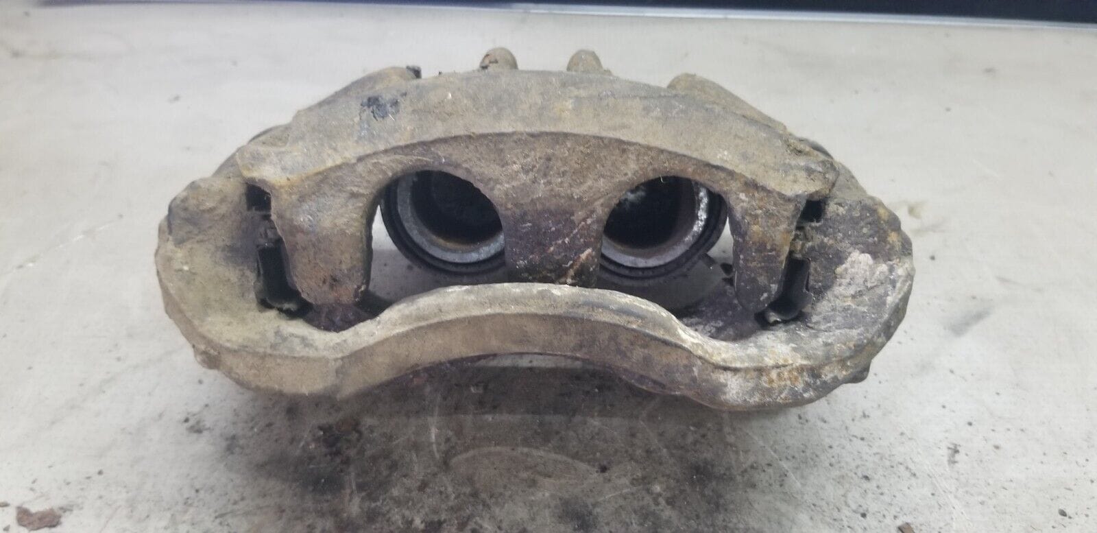 2014 Renault Master / Nv400 / Movano 2.3 Dci Front Caliper Driver Side - Image 3