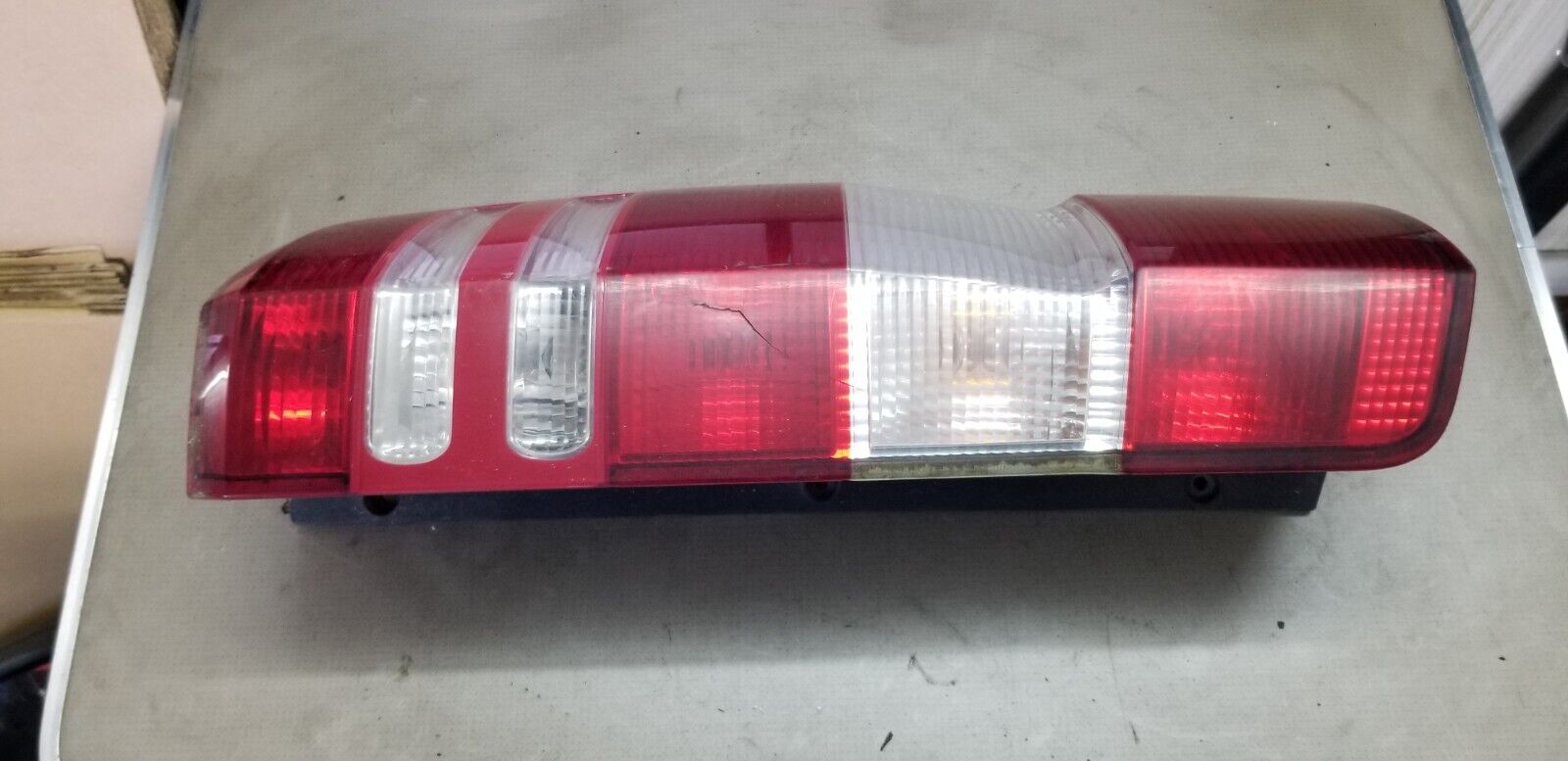 2015 MERCEDES-BENZ SPRINTER W906 RHD REAR LEFT PASSENGER SIDE TAIL LIGHT - Image 3