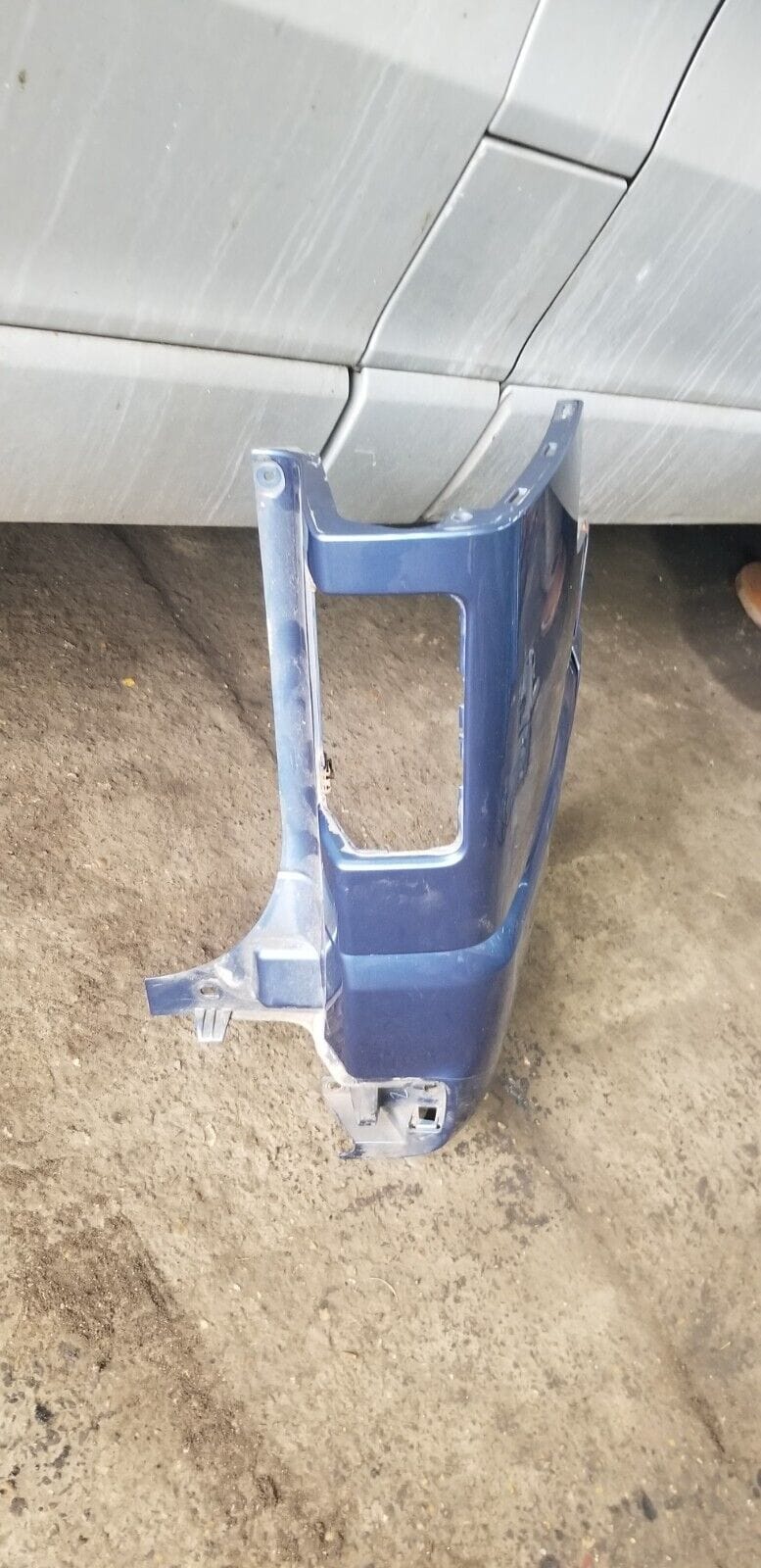 2015 Renault Trafic OSR Drivers Rear Corner Bumper Blue 850160502R |O - Image 3